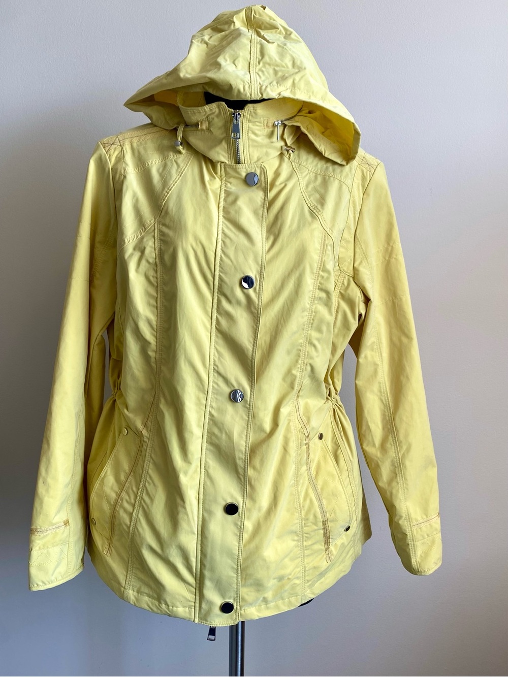 Vintage pale yellow jacket outdoors utility raincoat - Picture 7 of 10